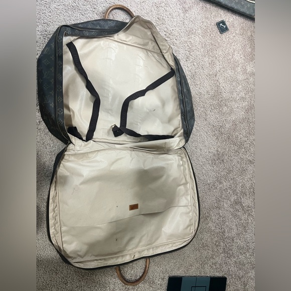 Louis Vuitton Vintage Monogram Zip Around Travel Bag - Authentic - Picture 8 of 10